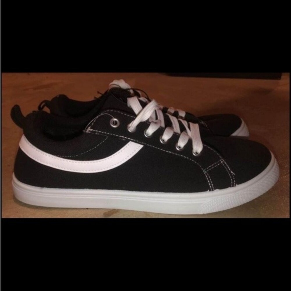 Open Trails Revolution Sz 8 Men’s Black White Skate Skater Sneakers NEW NWT